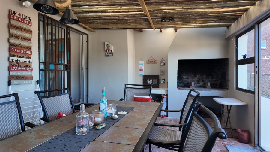 3 Bedroom Property for Sale in Stilbaai Wes Western Cape
